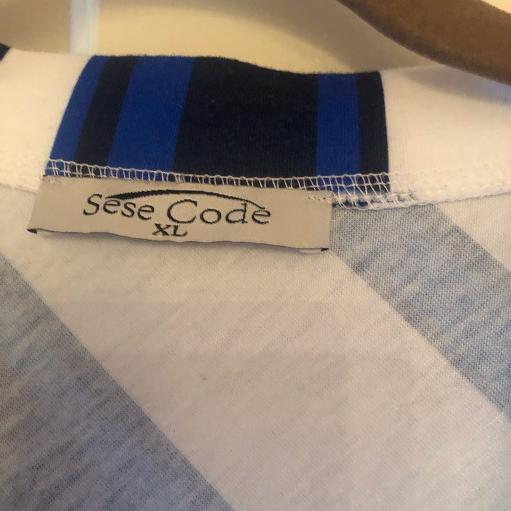 SeSe Code Tunic Top Size XL 3/4 Roll Tab Sleeves Blue, Black & White. - Picture 3 of 3
